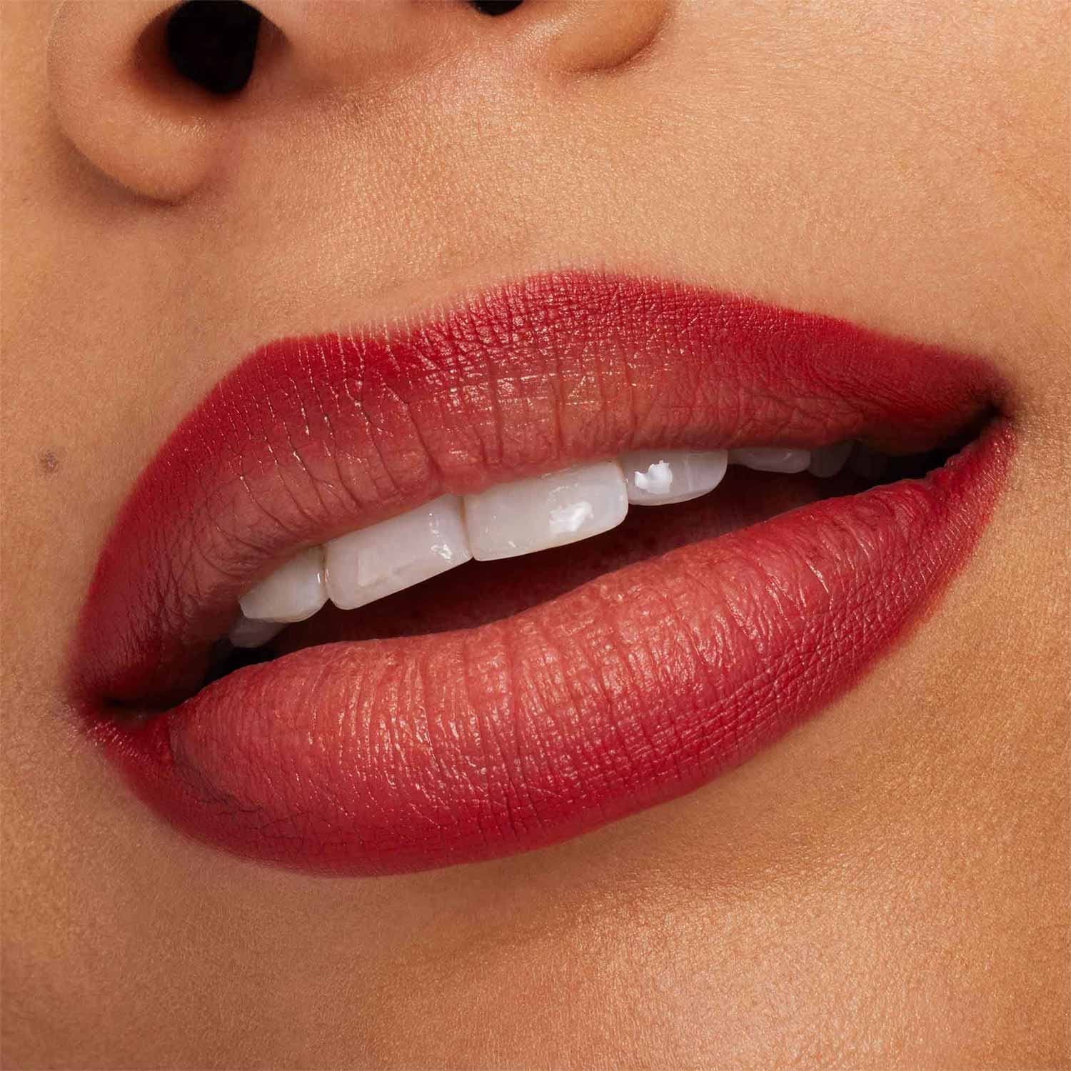 M·A·C LIP PENCIL (DELINEADOR DE LABIOS)